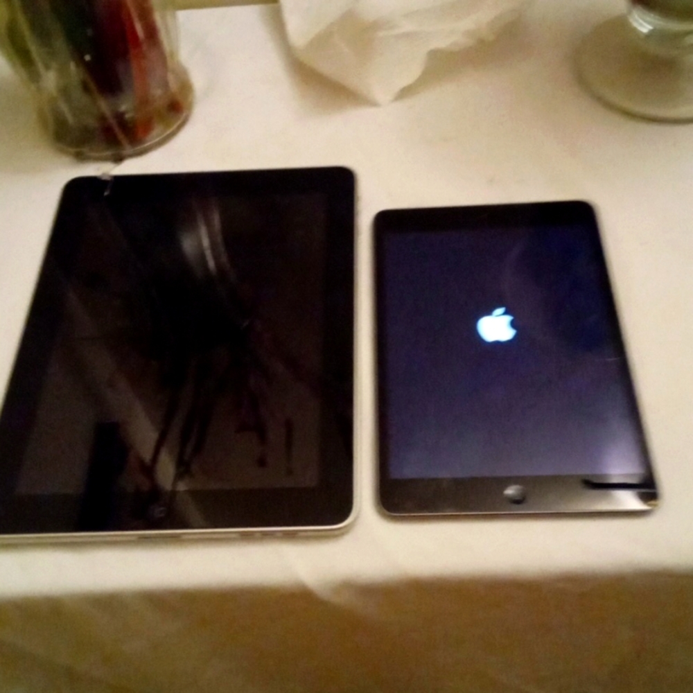 2 IPads